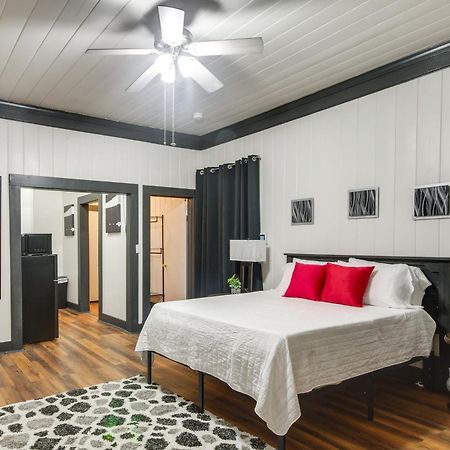 Modern Greenwood Studio Less Than 1 Mi To Downtown! מראה חיצוני תמונה