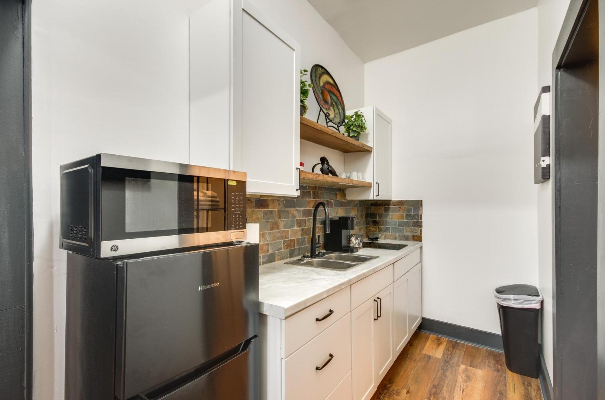Modern Greenwood Studio Less Than 1 Mi To Downtown! מראה חיצוני תמונה