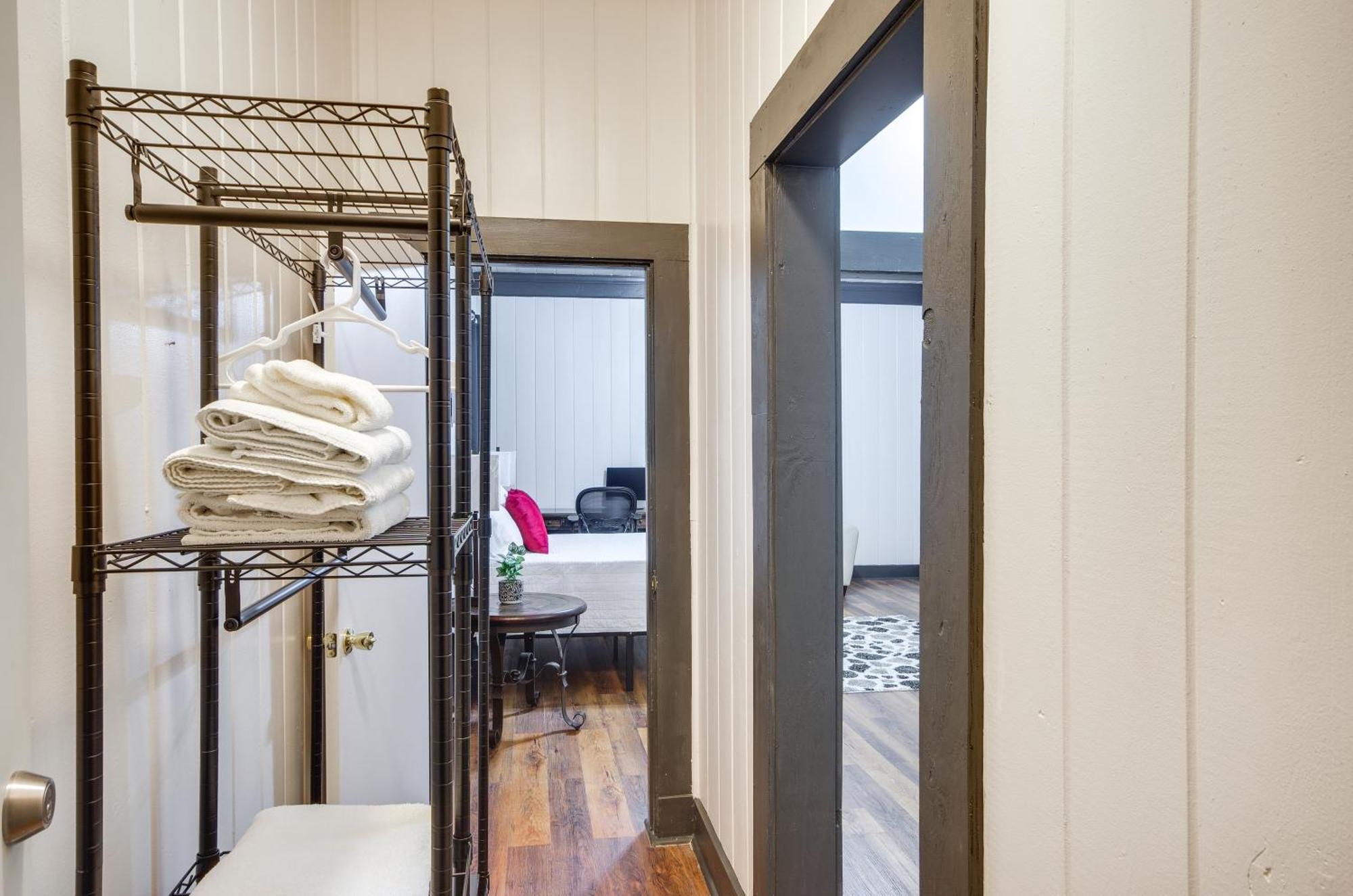 Modern Greenwood Studio Less Than 1 Mi To Downtown! מראה חיצוני תמונה