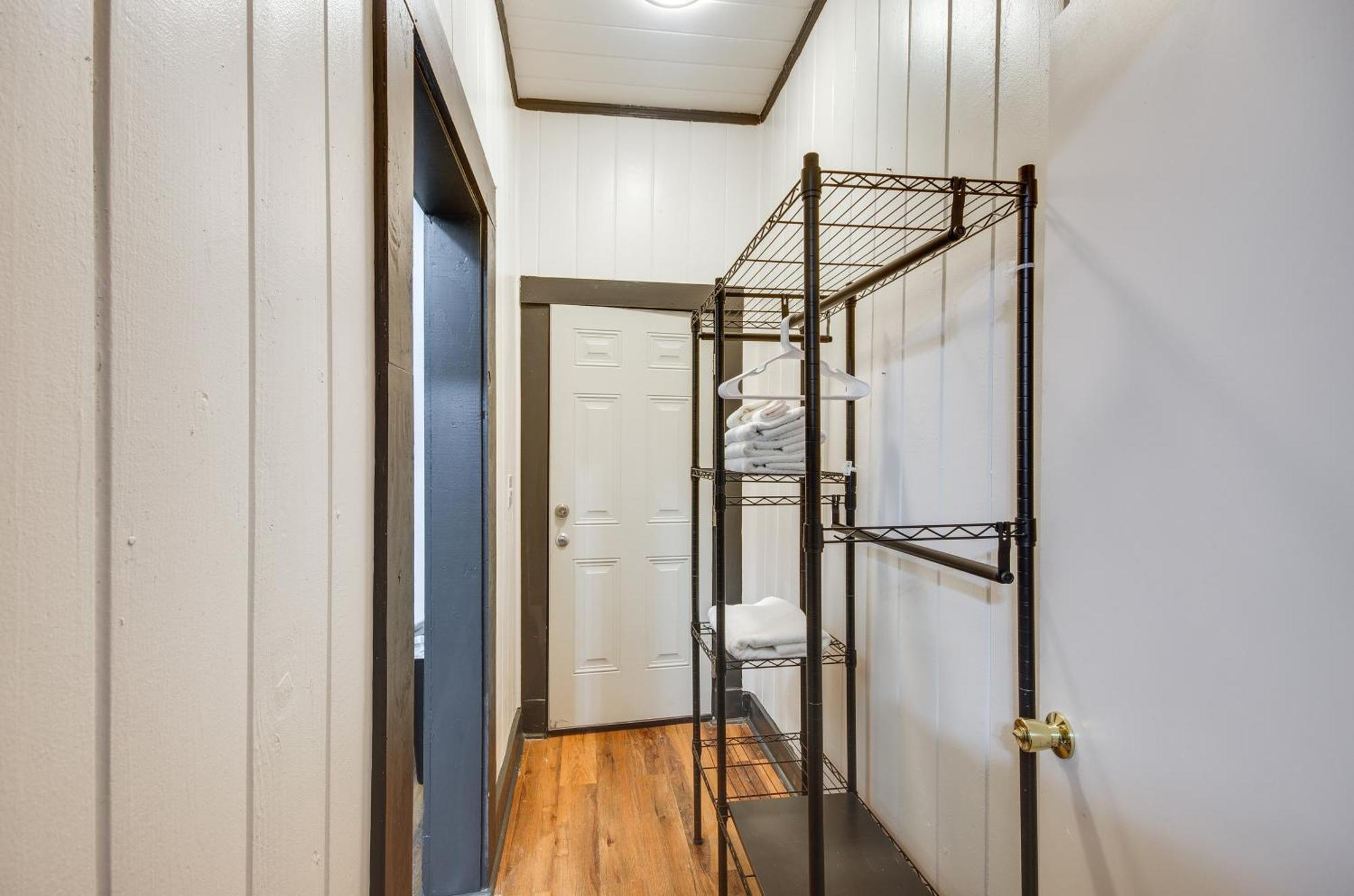 Modern Greenwood Studio Less Than 1 Mi To Downtown! מראה חיצוני תמונה